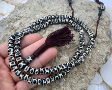Load image into Gallery viewer, Tibetan Endless Knot DZI 108 Bone Beads Mala With Counter Meditation and Yoga